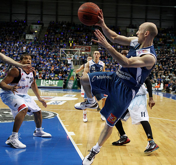 例如库里在 例如库里在