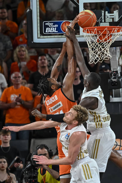 他的前任教 他的前任教